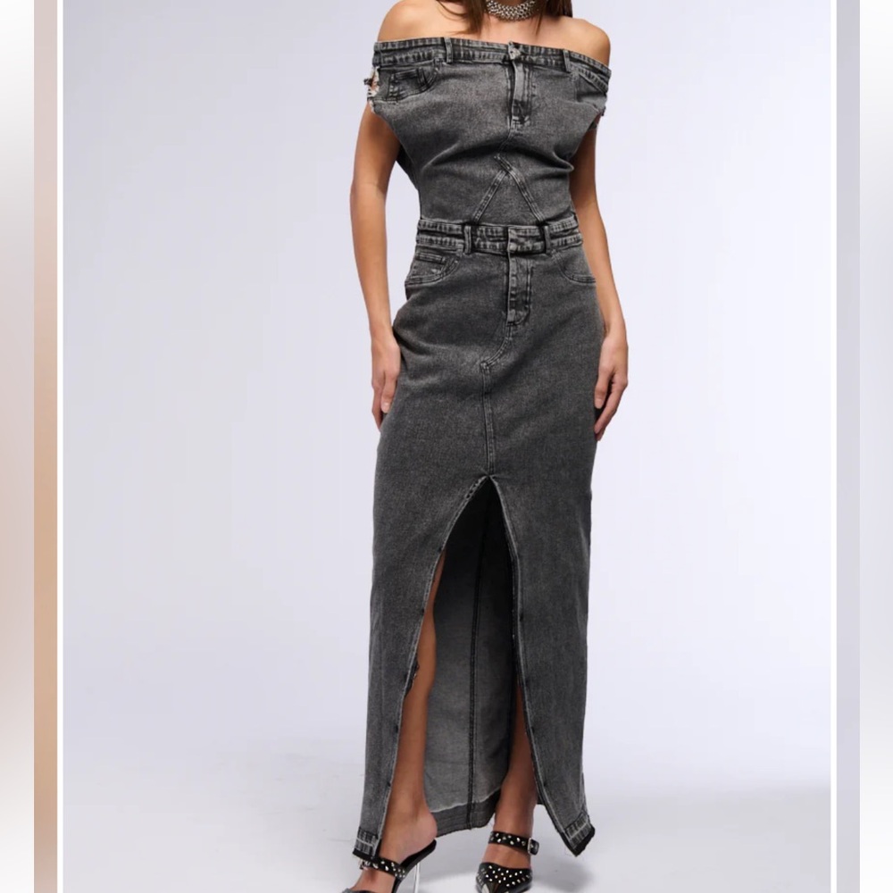 3)DERRIA OFF THE SHOULDER DENIM MAXI DRESS EUC MSRP$90  LG wore this to poshfest - Picture 3 of 8